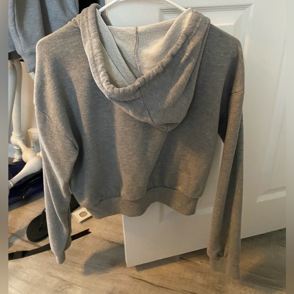 Gray zip up - Picture 4 of 4